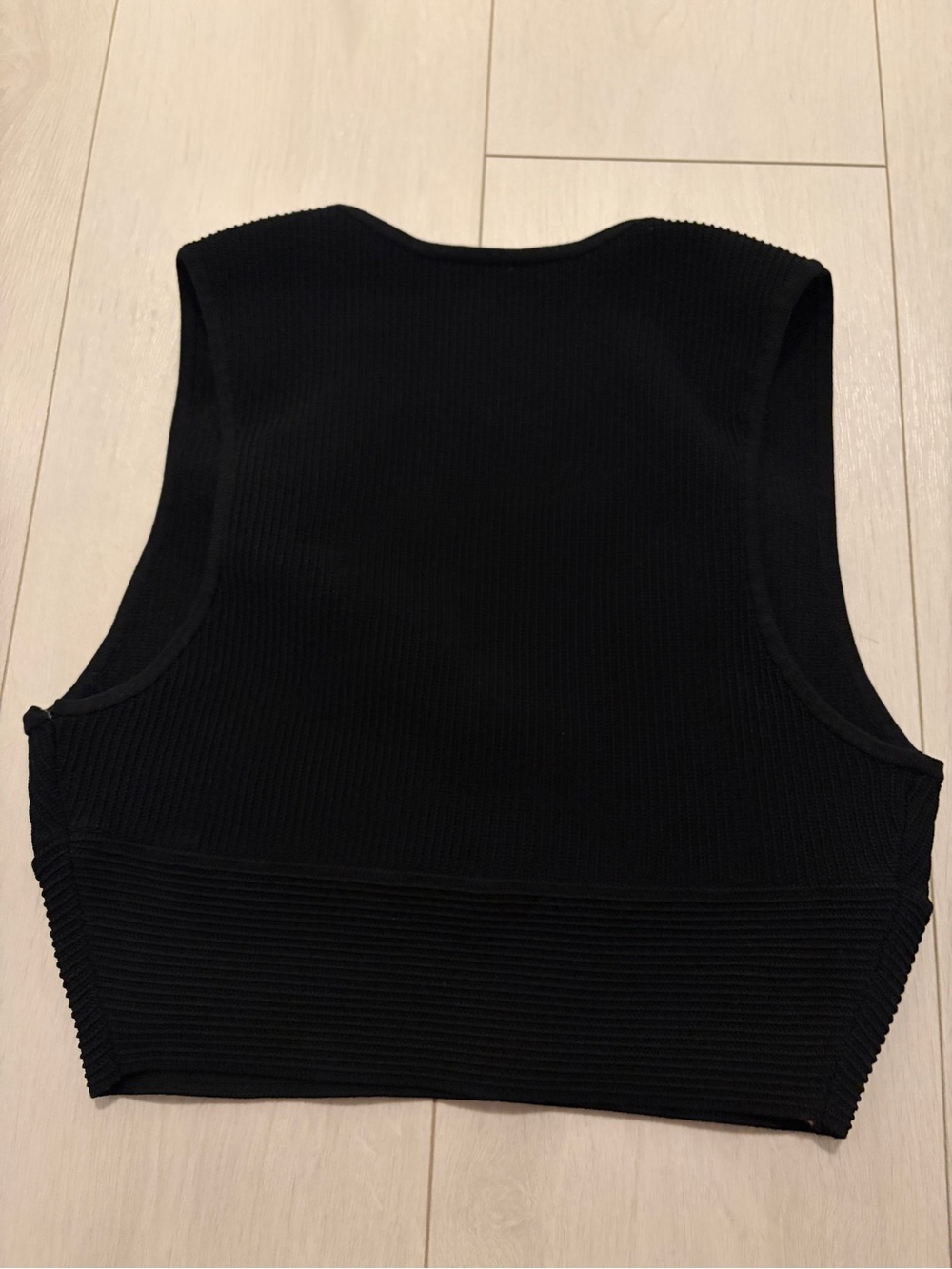 Babaton Black Ribbed Deep V Crop Tank - Picture 4 of 4